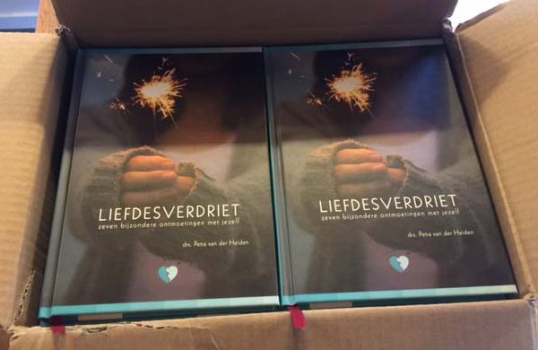 boeken-liefdesverdriet-in-doos